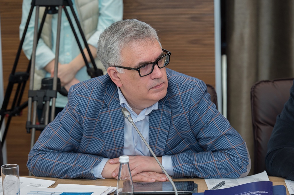 Председатель правления фонда ЦСР Северо-Запад В.Н.КНЯГИНИН рассказал о формировании консорциумов Председатель правления фонда ЦСР Северо-Запад В.Н.КНЯГИНИН рассказал о формировании консорциумов