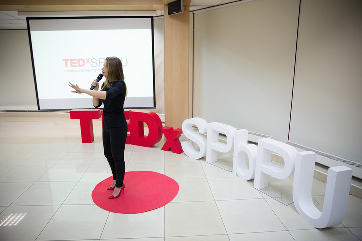 Люди, которые читают TED-лекцию, не просто профессионалы своего дела, но и отличные рассказчики 