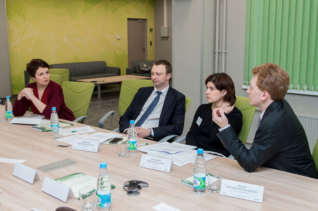 Участие в сессии приняла проректор по образовательной деятельности СПбПУ Е.М. Разинкина (на фото слева)