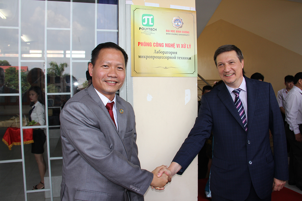 Центральным событием программы СПбПУ во Вьетнаме стало торжественное открытие совместной лаборатории Микропроцессорная техника 