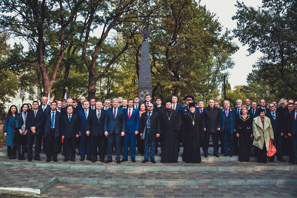 Поздравить ЮРГПУ НПИ с 110-летием собрались ректоры вузов,  представители духовенства, казачества, ветераны, выпускники 