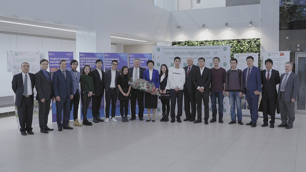 В Научно-исследовательском корпусе СПбПУ г-жа Чэнь СЮЙ встретилась с китайскими студентами, обучающимися в СПбПУ