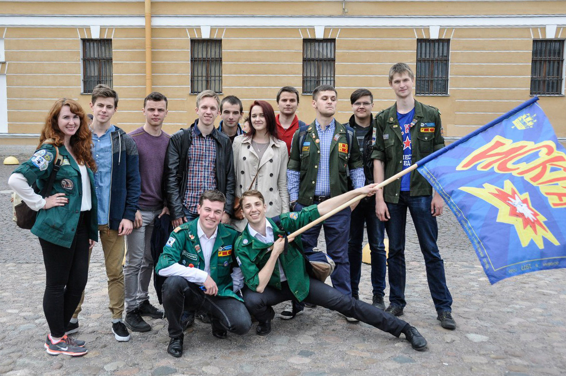 Бойцы поддерживают друг друга и на сезоне, и в обычной, городской, жизни Бойцы поддерживают друг друга и на сезоне, и в обычной, городской, жизни