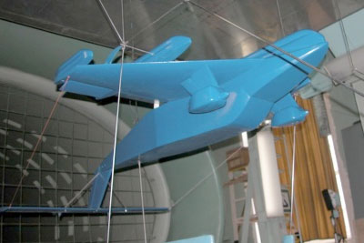 Модель экраноплана в аэродинамической трубе