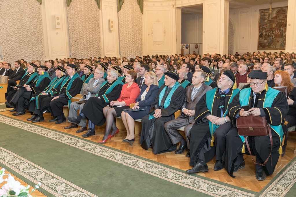 На церемонии присутствовали члены Ученого совета СПбПУ, студенты и почетные гости