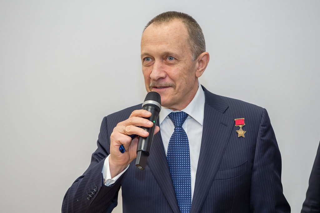 Исполнительный директор АО КЛИМОВ А.И. Ватагин отметил, что корпорация гордится сотрудничеством с СПбПУ Исполнительный директор АО КЛИМОВ А.И. Ватагин отметил, что корпорация гордится сотрудничеством с СПбПУ