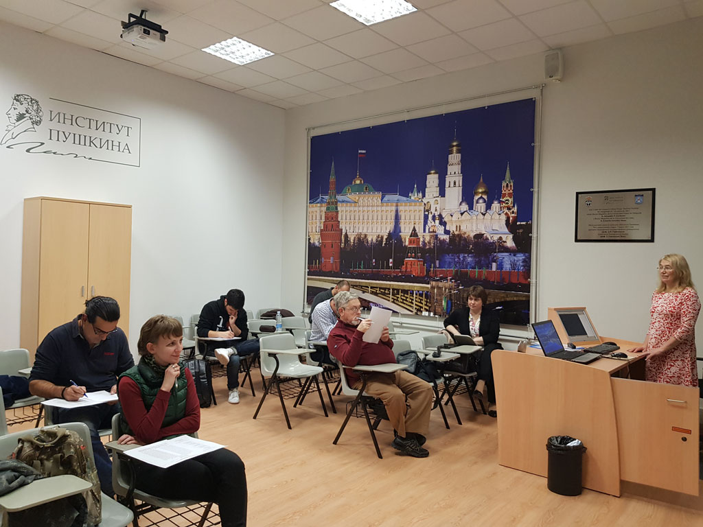 Преподаватели СПбПУ провели для испанских студентов тестирование на уровень знания языка В1