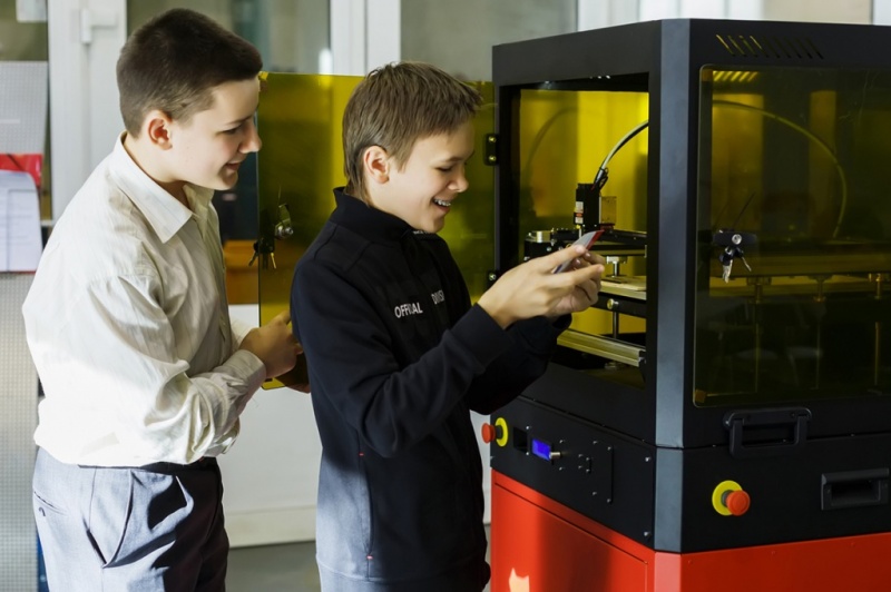 Молодые ученые СПбПУ разрабатывают инженерное оборудование для школьников