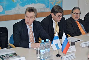 Профессор Яри Хямяляйнен (крайний слева)