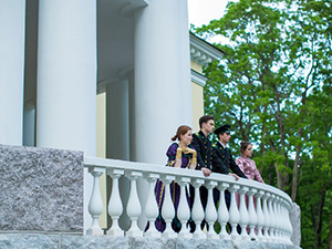 Участники театрализованного представления на открытии усадьбы