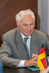 Фалк Страшег