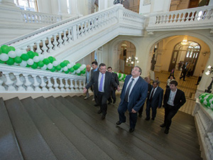 Глава Мордовии на Парадной лестнице Главного здания СПбГПУ