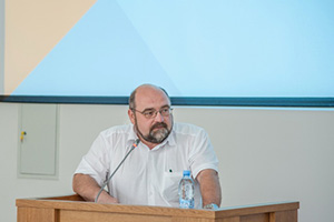исполнительный директор НП НЯИК В. В. Кондаков на собрании НП НИЯК в СПбГПУ