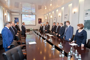 Участники церемониии подписания соглашения с ОАО Климов