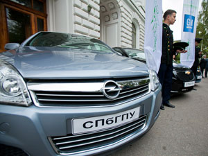 GM передали в дар СПбГПУ автомобили