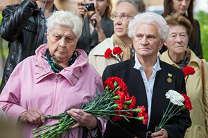 Ветераны-политехники на митинге