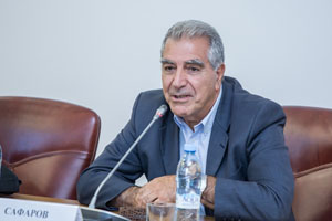 Профессор Политехнической школы (Париж) В.И. Сафаров