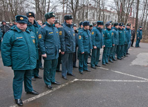 Сотрудники МЧС на презентации в сПбГПУ