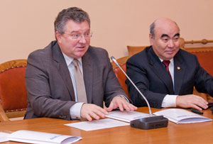 А.И. Рудской и А. Акаев А.И. Рудской и А. Акаев