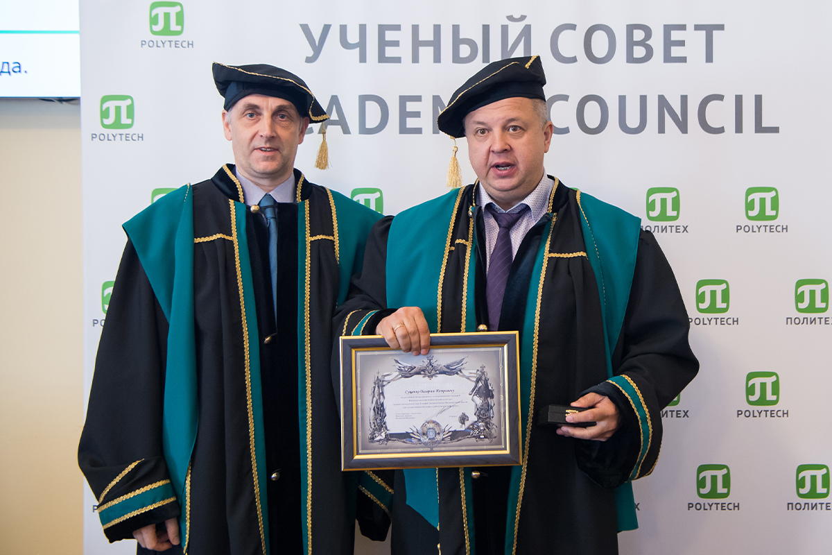 За достойный вклад в развитие и приумножение традиций Военного института физической культуры награжден Валерий СУЩЕНКО