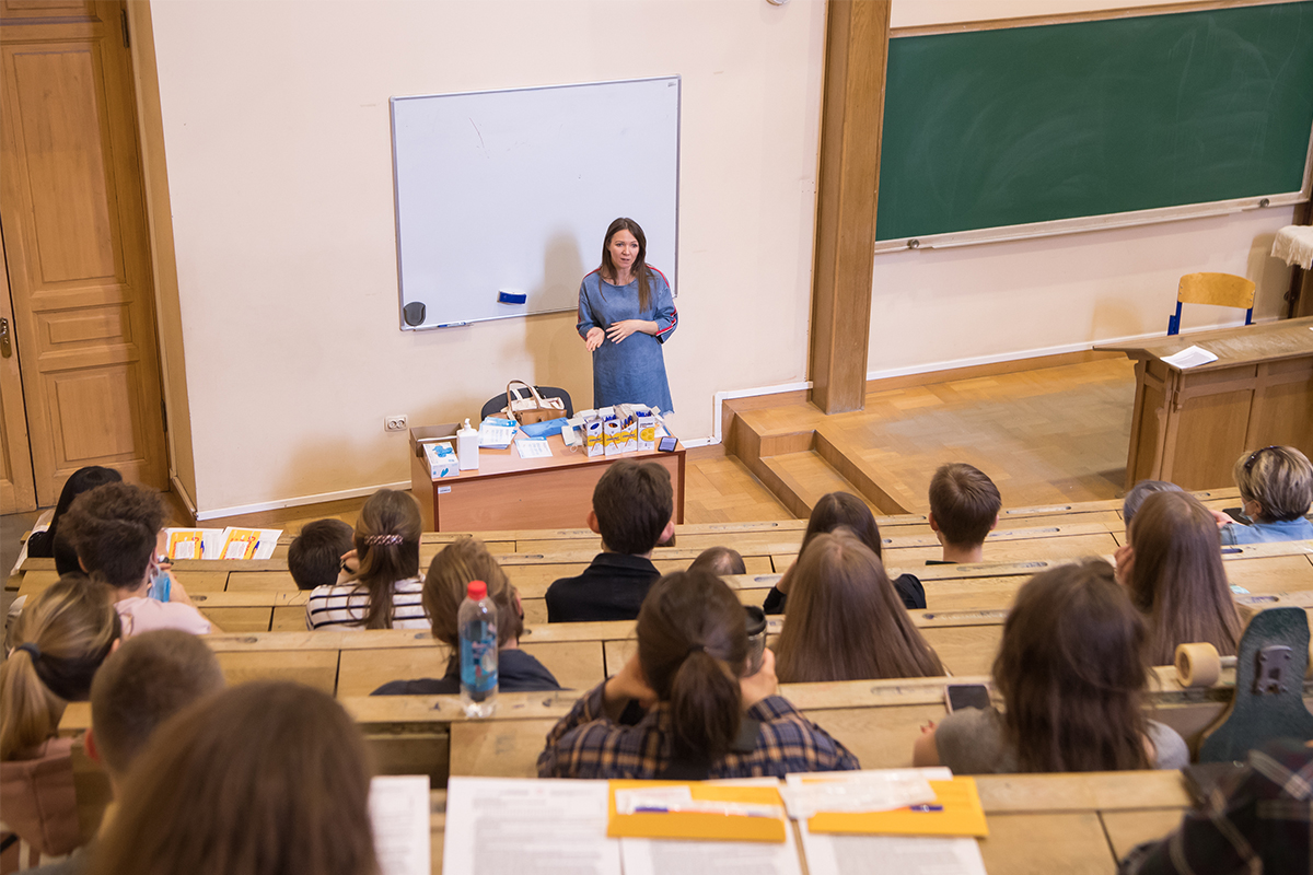 Акцию провела Любовь Белозерова, директор Центра развития донорства костного мозга Акцию провела Любовь Белозерова, директор Центра развития донорства костного мозга