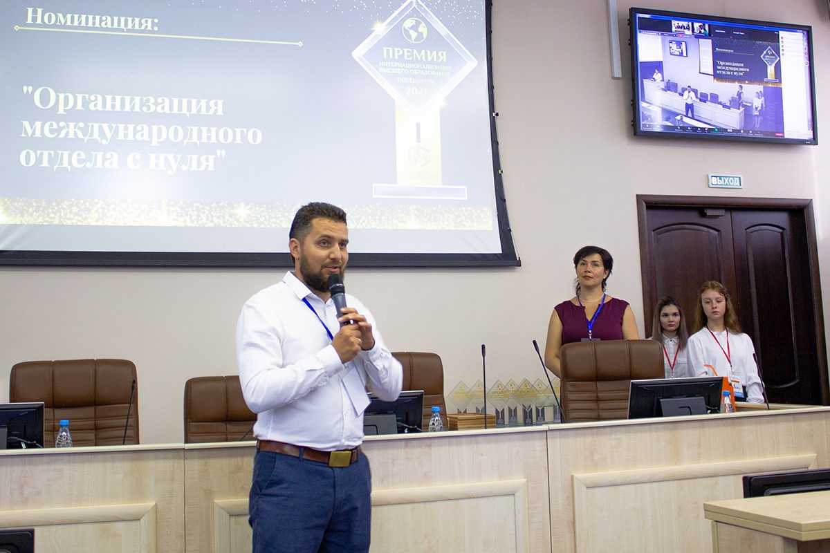 Генеральный директор Ассоциации восточно-европейских университетов Богдан Вороновский отметил достижения СПбПУ