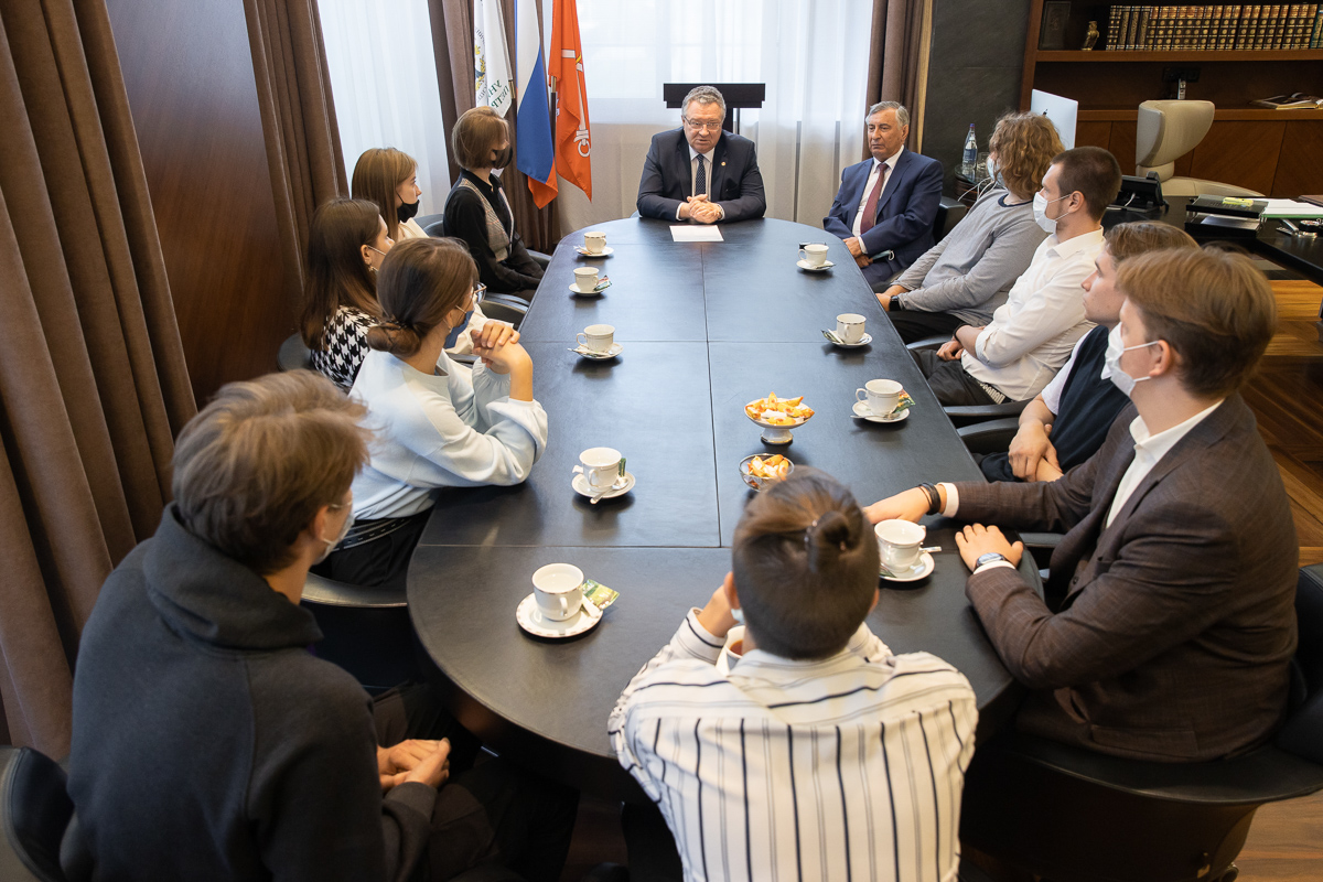 Встреча первокурсников-металлургов с выпускником металлургического факультета А.И. Рудским 