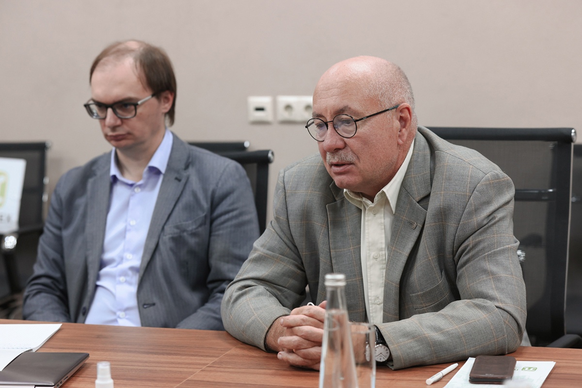 Заместитель проректора по научной работе Олег ИПАТОВ пояснил, что полная цифровизация материаловедения позволит сократить издержки на всем жизненном цикле материала-изделия Заместитель проректора по научной работе Олег ИПАТОВ пояснил, что полная цифровизация материаловедения позволит сократить издержки на всем жизненном цикле материала-изделия