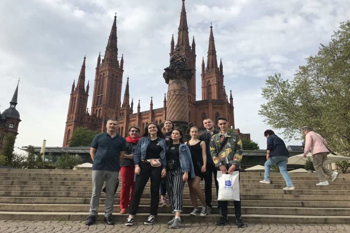 Студенческие группы совершили ознакомительные поездки в принимающие университеты и получили представление о культурном и историческом наследии двух городов – Санкт-Петербурга и Висбадена 