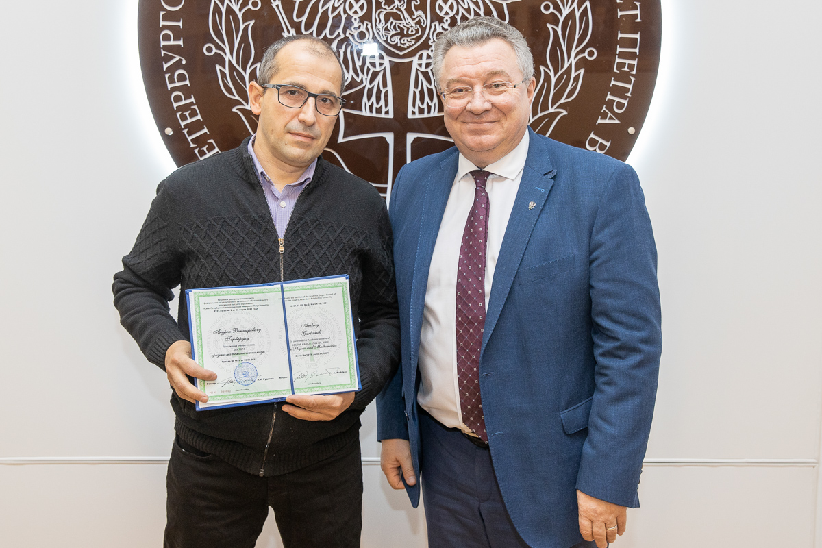 Доктором физико-математических наук стал Андрей ГАРБАРУК 