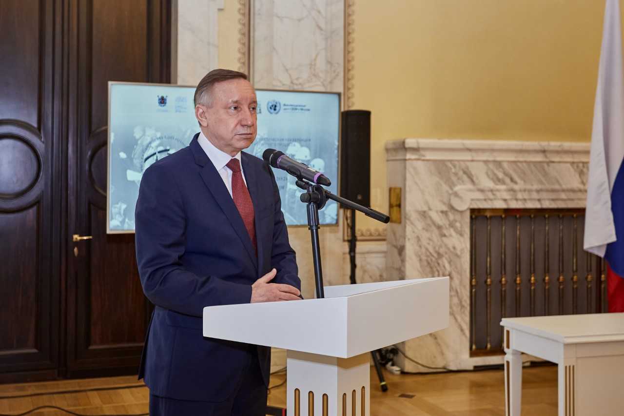 Участников конференции поздравил и пожелал им успехов в дальнейших исследованиях губернатор Санкт-Петербурга Александр БЕГЛОВ 