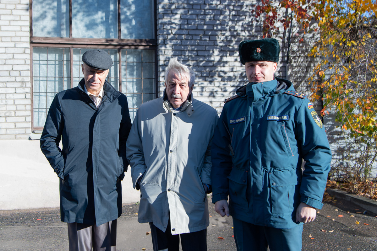 Проректор по безопасности СПбПУ Александр Иванов, руководитель административного аппарата ректора Владимир Глухов и начальник управления по Калининскому району ГУ МЧС России по СПб Алексей Меркулов Проректор по безопасности СПбПУ Александр Иванов, руководитель административного аппарата ректора Владимир Глухов и начальник управления по Калининскому району ГУ МЧС России по СПб Алексей Меркулов
