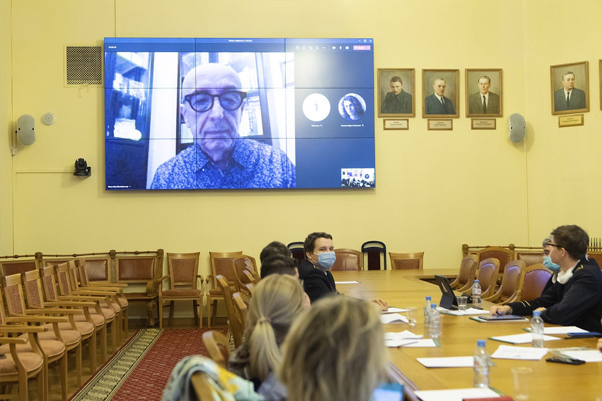 Выступление Наума КАЦА из Университета Карнеги-Меллон было посвящено социальной проблематике ковидных последствий пандемии в образовательном процессе Выступление Наума КАЦА из Университета Карнеги-Меллон было посвящено социальной проблематике ковидных последствий пандемии в образовательном процессе