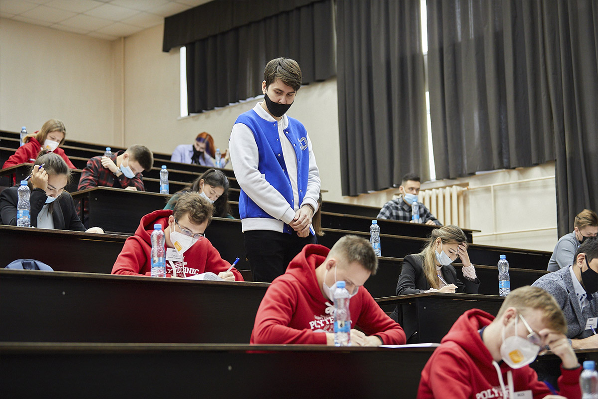 Всероссийская студенческая олимпиада «Электроэнергетика и электротехника» проходила в пятый раз Всероссийская студенческая олимпиада «Электроэнергетика и электротехника» проходила в пятый раз