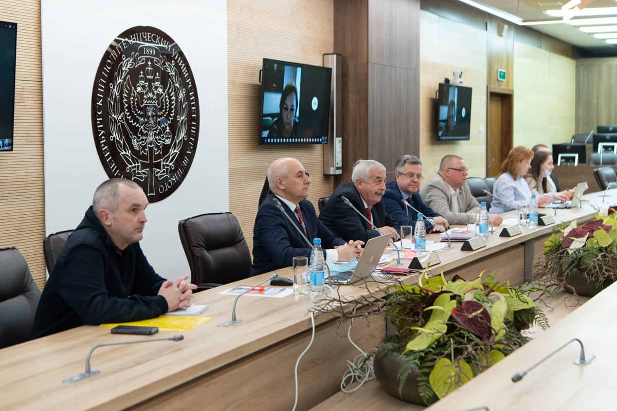 В СПбПУ прошла XIX научно-практическая конференция ЭКОПРОМ-2021 В СПбПУ прошла XIX научно-практическая конференция ЭКОПРОМ-2021