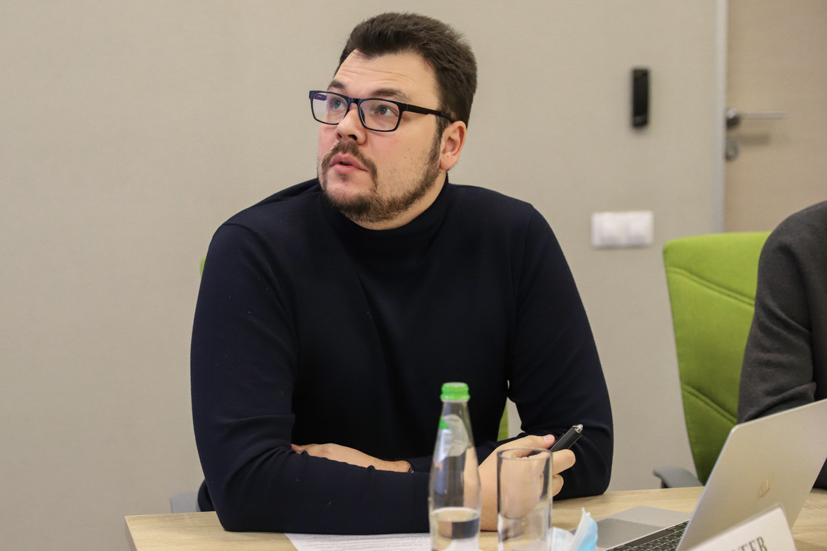 С докладом о создании и применении наукоемких подходов к разработке обустройству и эксплуатации современных нефтегазовых месторождений выступил Иван ГОЛУБЕВ С докладом о создании и применении наукоемких подходов к разработке обустройству и эксплуатации современных нефтегазовых месторождений выступил Иван ГОЛУБЕВ