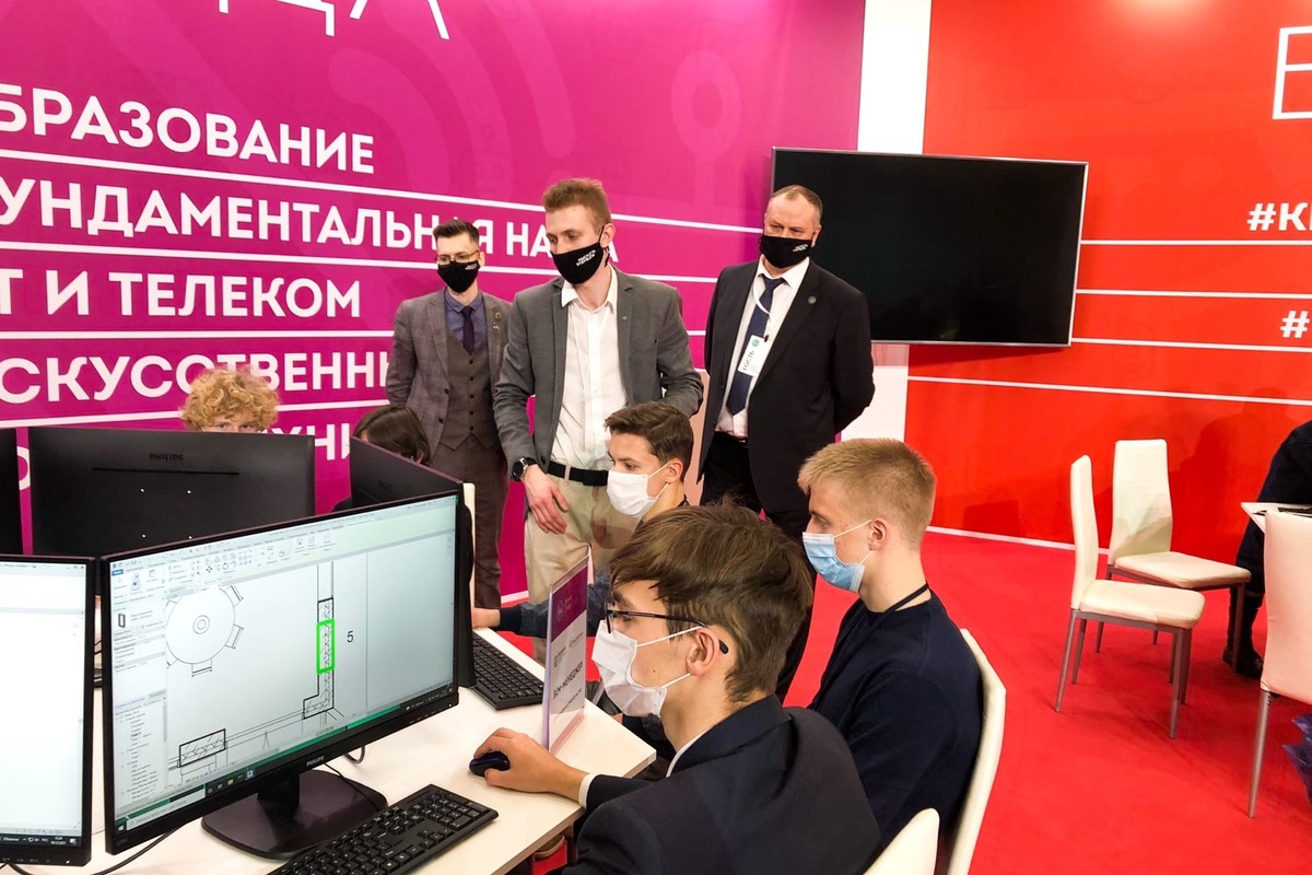 Михаил Греков на площадке Политеха Михаил Греков на площадке Политеха