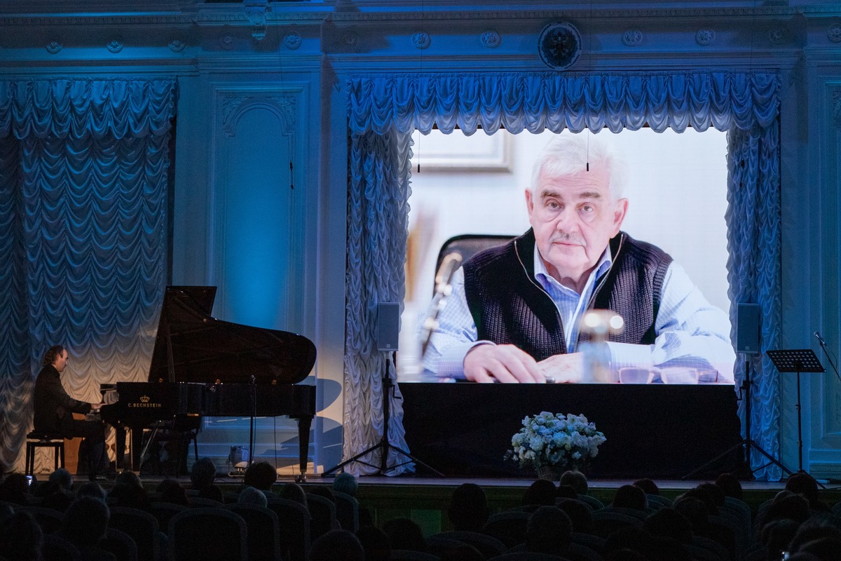 В Белом зале СПбПУ прошел концерт, посвященный памяти Леонида 