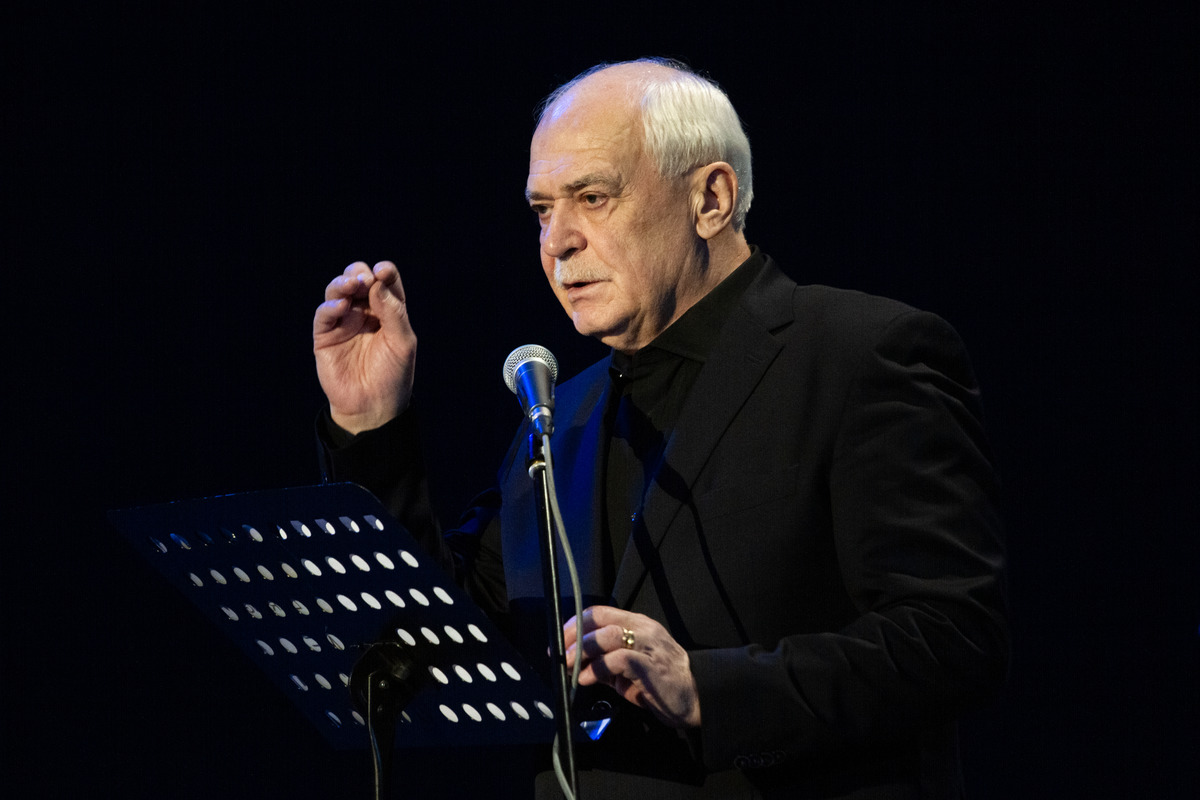 Актер театра и кино Николай Буров 