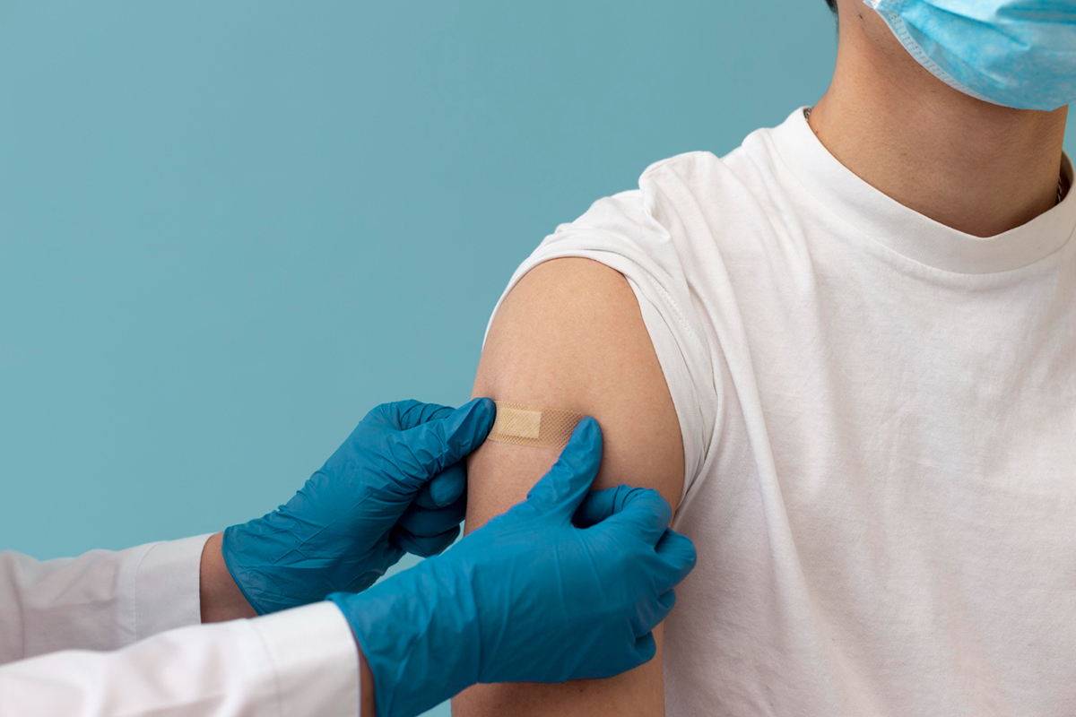 Иностранным студентам СПбПУ стала доступна бесплатная вакцинация от коронавируса 