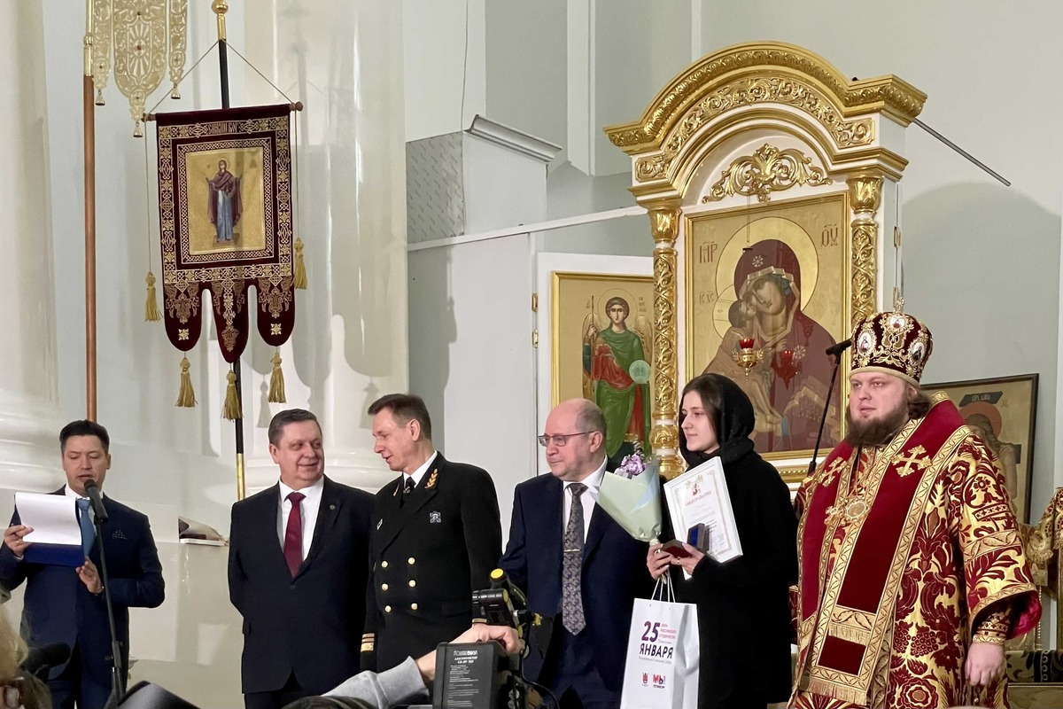 Церемония награждения отличившихся студентов Почетным знаком святой Татианы прошла в Смольном соборе после Божественной литургии 