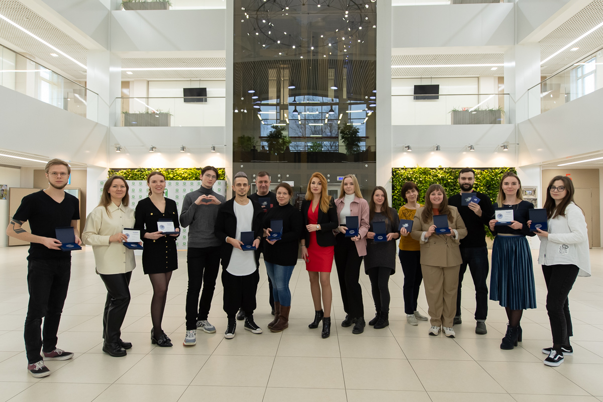 Команда Управления по связям с общественностью СПбПУ получила памятные медали 