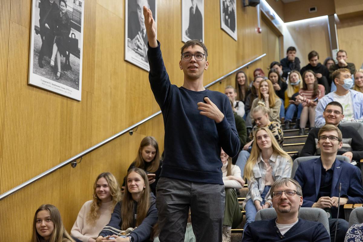 Дискуссия после лекции получилась оживленной 