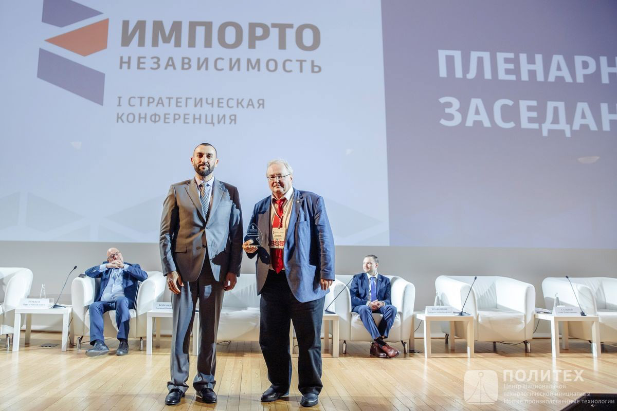 Алан Салбиев вручил награду Алексею Боровкову 
