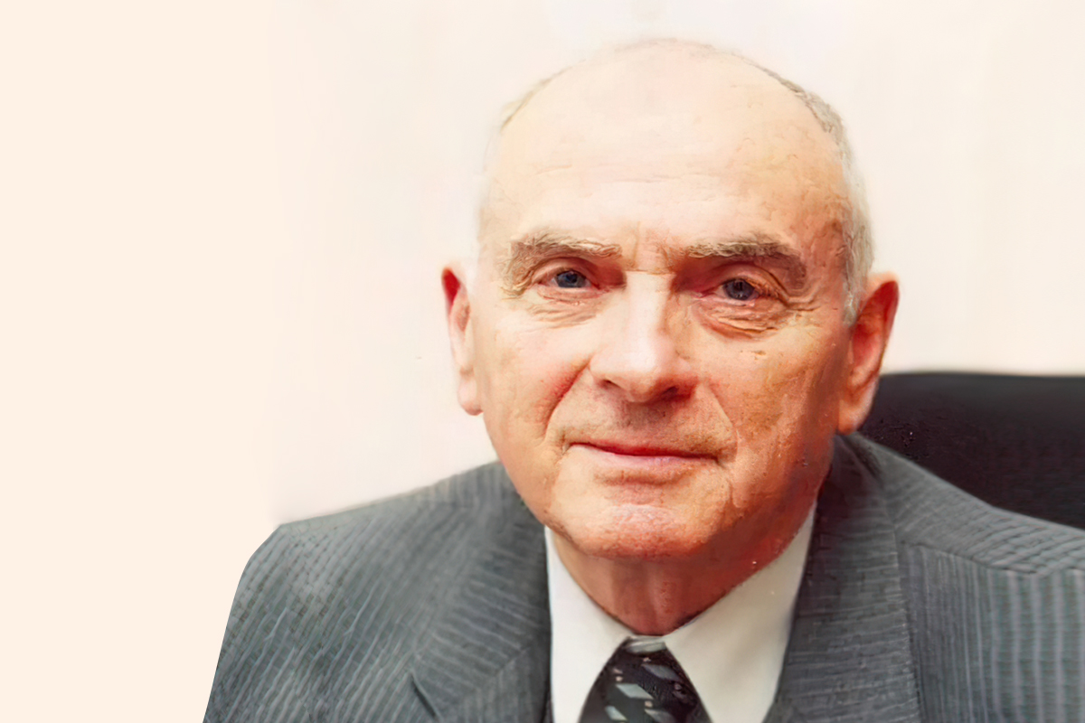 Заслуженный деятель науки Российской Федерации Александр Павлович Градов 