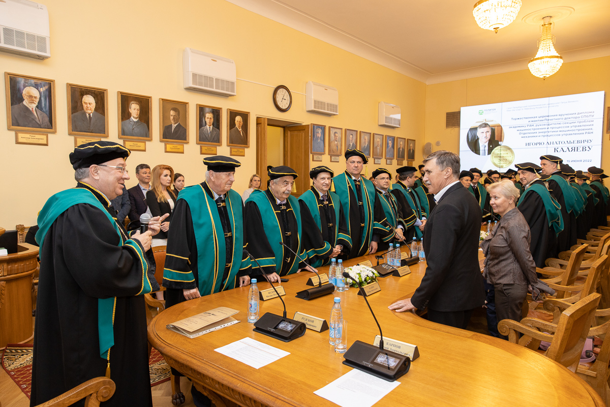 Санкт петербургский университет ректор. Колледж политехнического университета Петра Великого. Фотографии академиков. Санкт-Петербургский горный университет Петра первого. Красноярск университет Петра Великого.