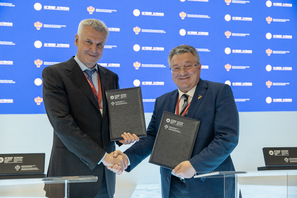 Губернатор Магаданской области Сергей Носов и ректор СПбПУ Андрей Рудской подписали договор о сотрудничестве 