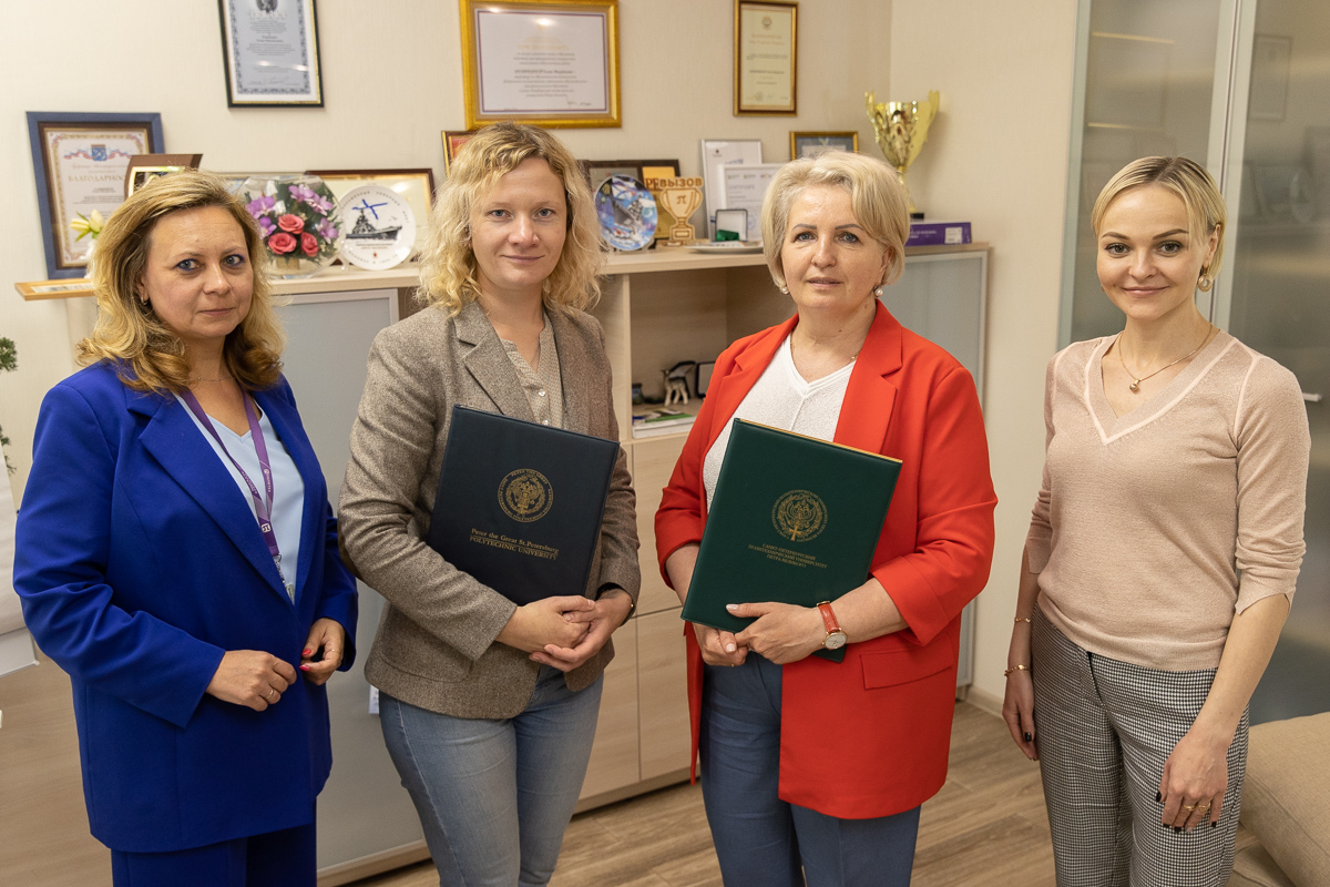 Политех и Научно-технологический университет «Сириус» заключили соглашения о сетевом взаимодействии Политех и Научно-технологический университет «Сириус» заключили соглашения о сетевом взаимодействии