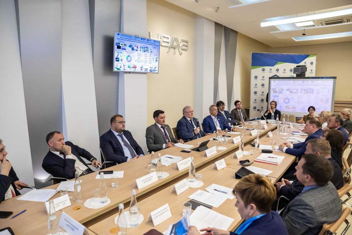Круглый стол с участием А.И. Боровкова в рамках деловой программы Чебоксарского экономического форума