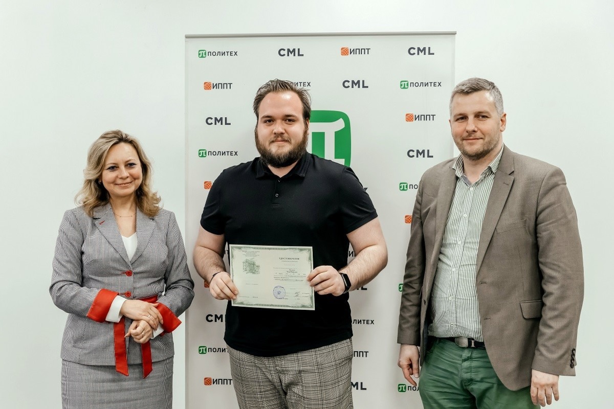 Выдача удостоверений о прохождении программы повышения квалификации «Предпринимательство в цифровом мире» Выдача удостоверений о прохождении программы повышения квалификации «Предпринимательство в цифровом мире»